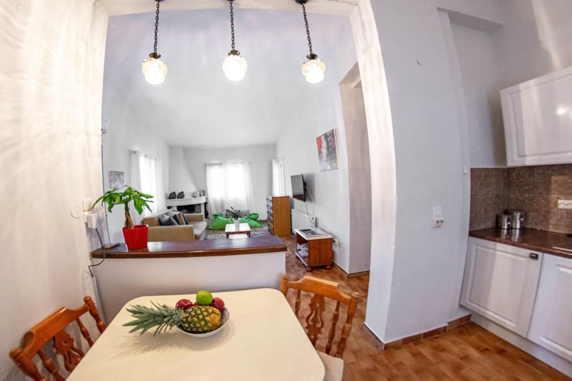 Apartment Fiona's House Upper Level Kato Korakiana